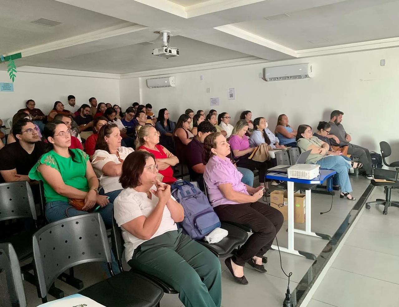 Imagem ilustrativa: Governo de Pedras de Fogo promove Capacitação em Saúde do Trabalhador para profissionais da rede municipal