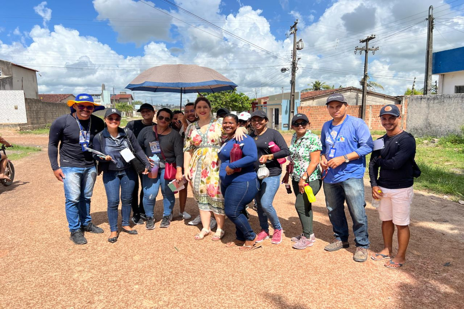 SECRETARIA DE DESENVOLVIMENTO SOCIAL ENTREGA FICHA DA CESTA DA SEMANA SANTA À POPULAÇÃO