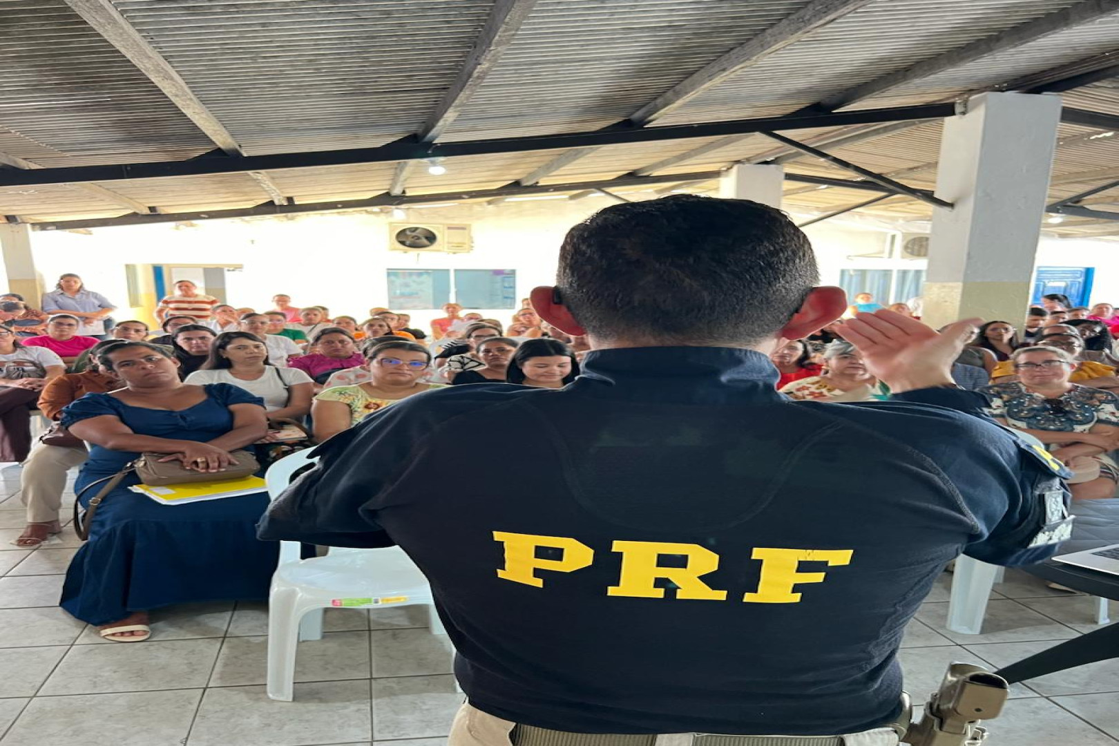 UM DIA DE APRENDIZADO E CONSCIENTIZAÇÃO EM PEDRAS DE FOGO: PARCERIA ENTRE PRF E EDUCAÇÃO MUNICIPAL PROMOVE EDUCAÇÃO NO TRÂNSITO