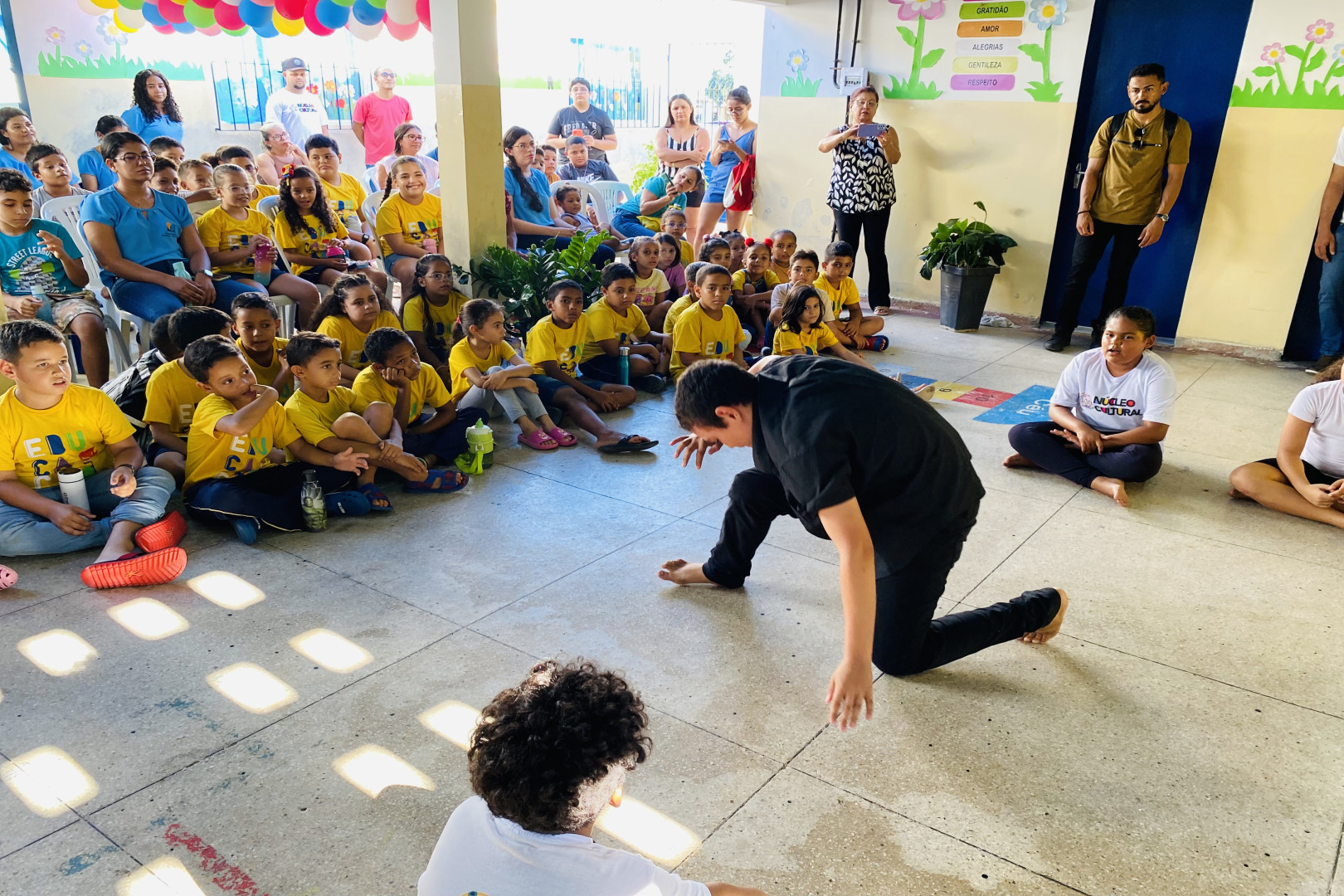 CARAVANA CULTURAL ENCANTA BELA ROSA COM TALENTOS LOCAIS