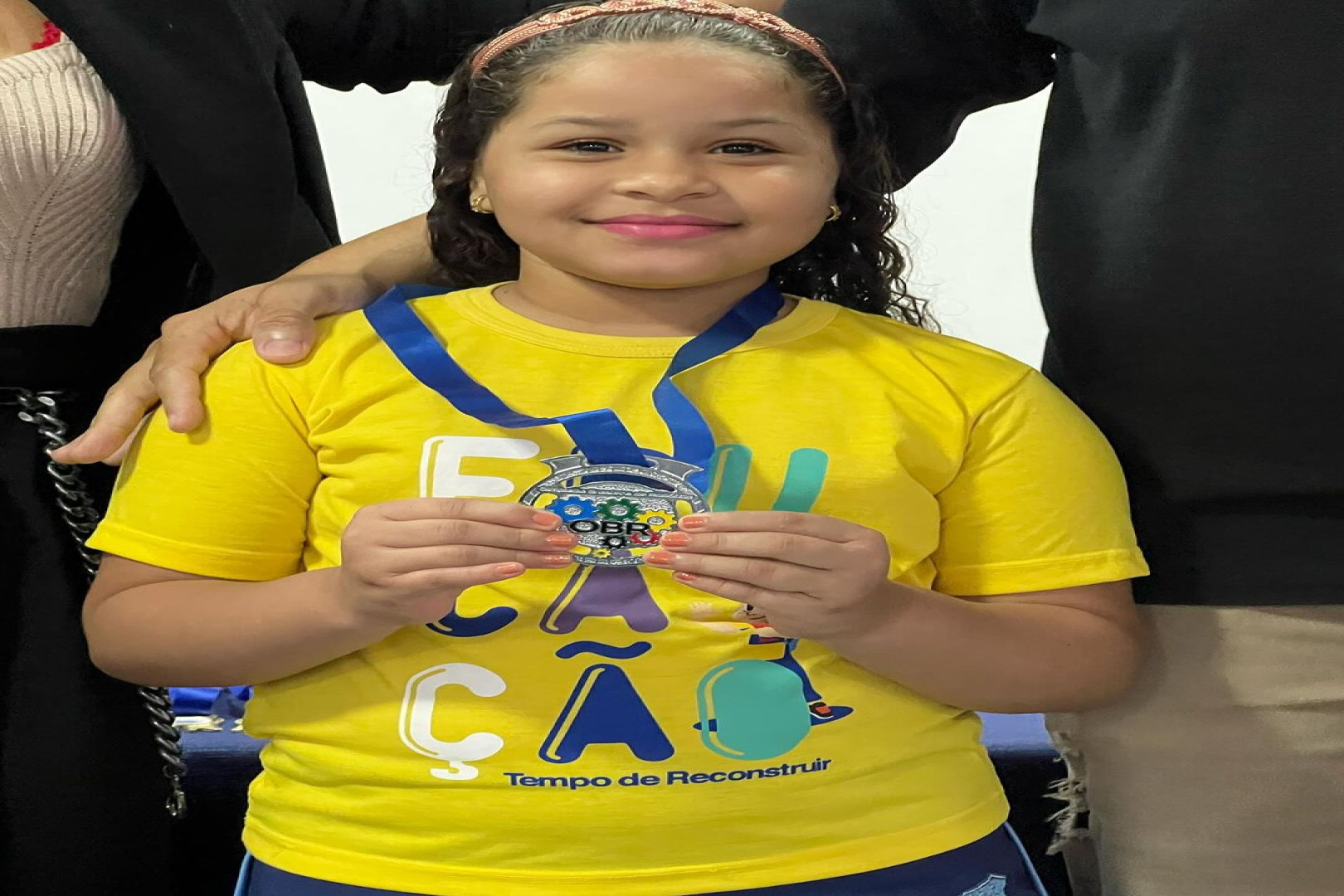 HOMENAGEM AOS ESTUDANTES: ALUNOS DE PEDRAS DE FOGO RECEBEM MEDALHAS DA OLIMPÍADA BRASILEIRA DE ROBÓTICA