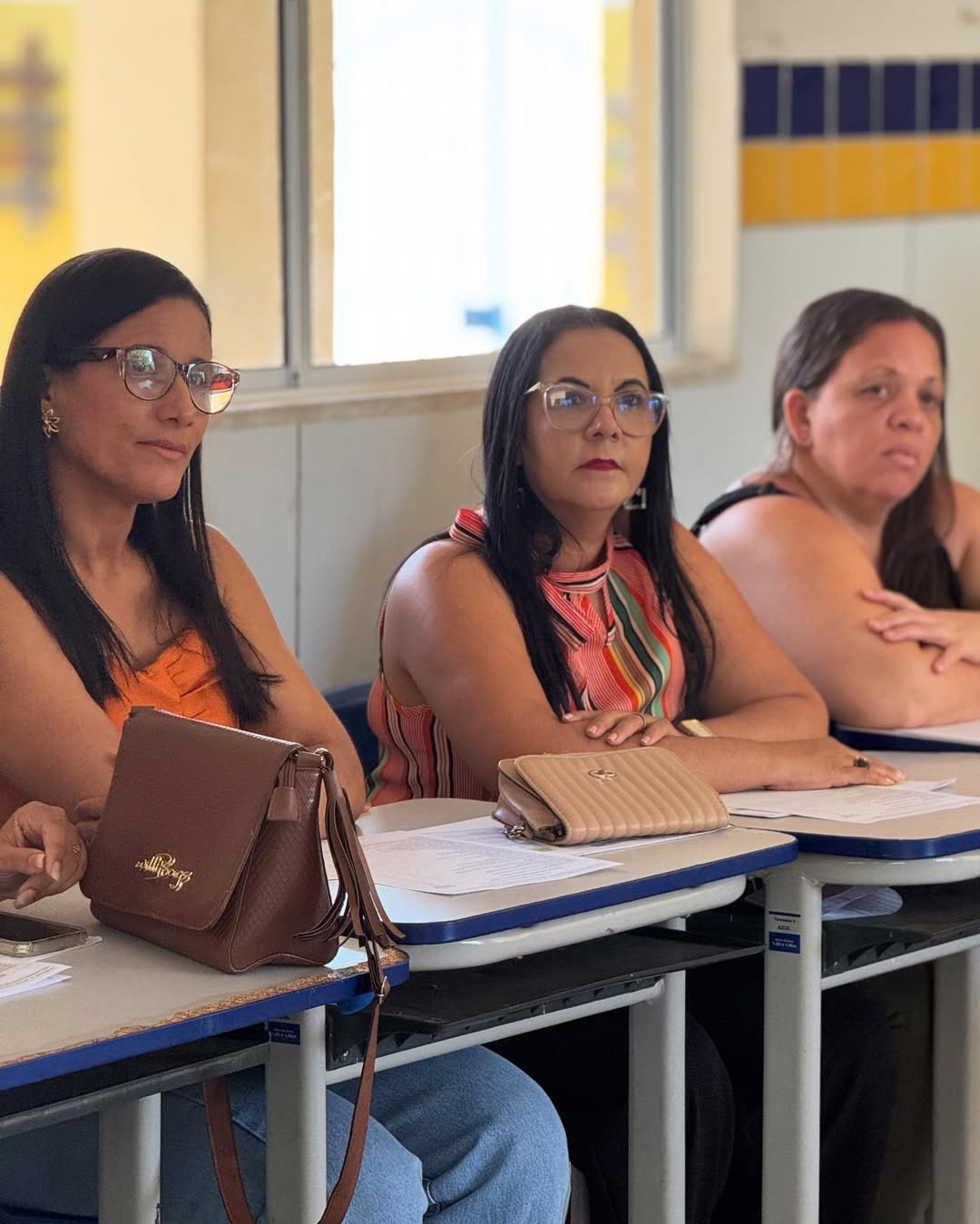 Realizamos mais uma formação continuada com os professores da rede municipal, reunindo docentes de Língua Portuguesa e Matemática do 6º ao 9º ano, professores dos anos iniciais, da Educação Infantil e também da (3).jpg