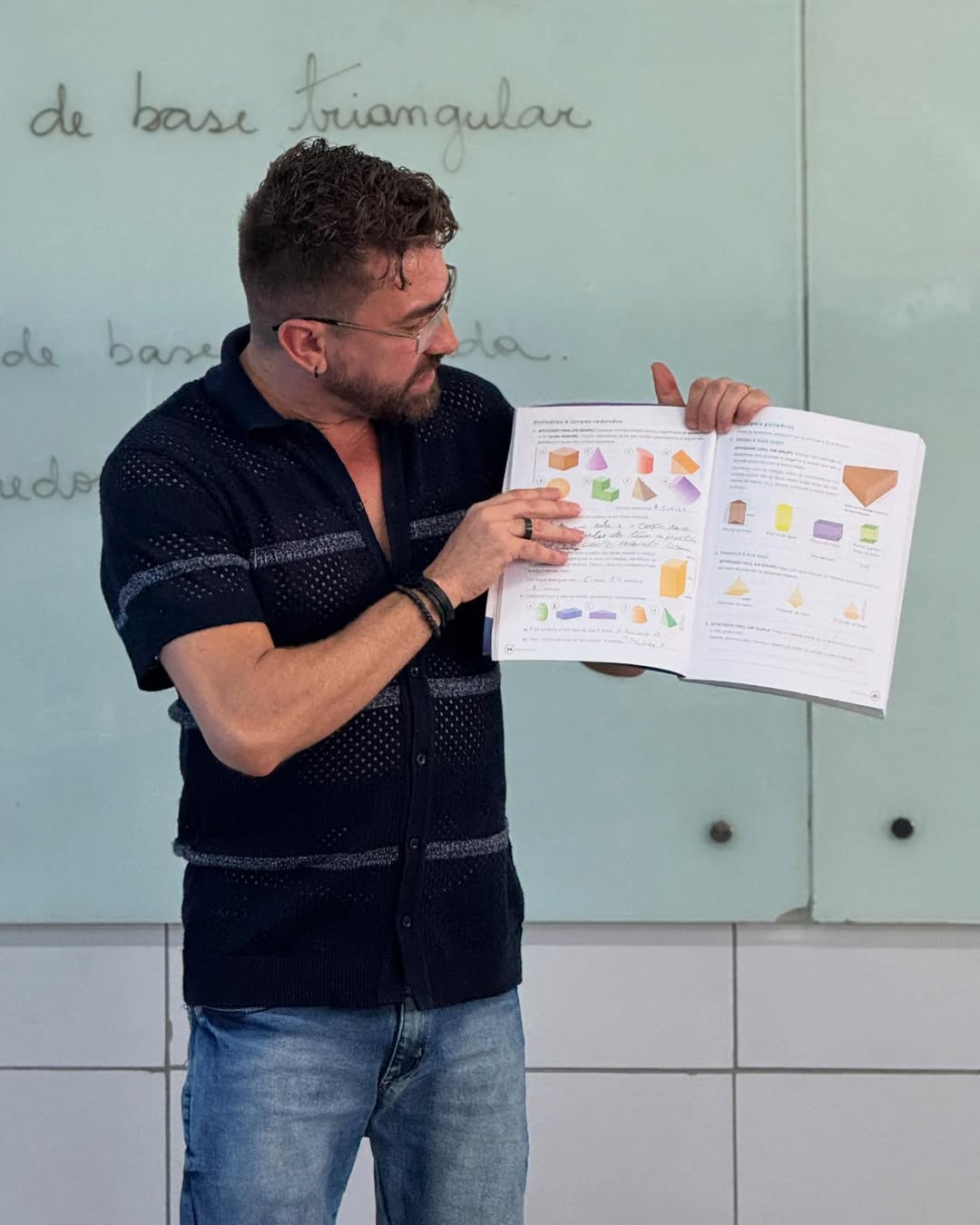 Realizamos mais uma formação continuada com os professores da rede municipal, reunindo docentes de Língua Portuguesa e Matemática do 6º ao 9º ano, professores dos anos iniciais, da Educação Infantil e também da (7).jpg