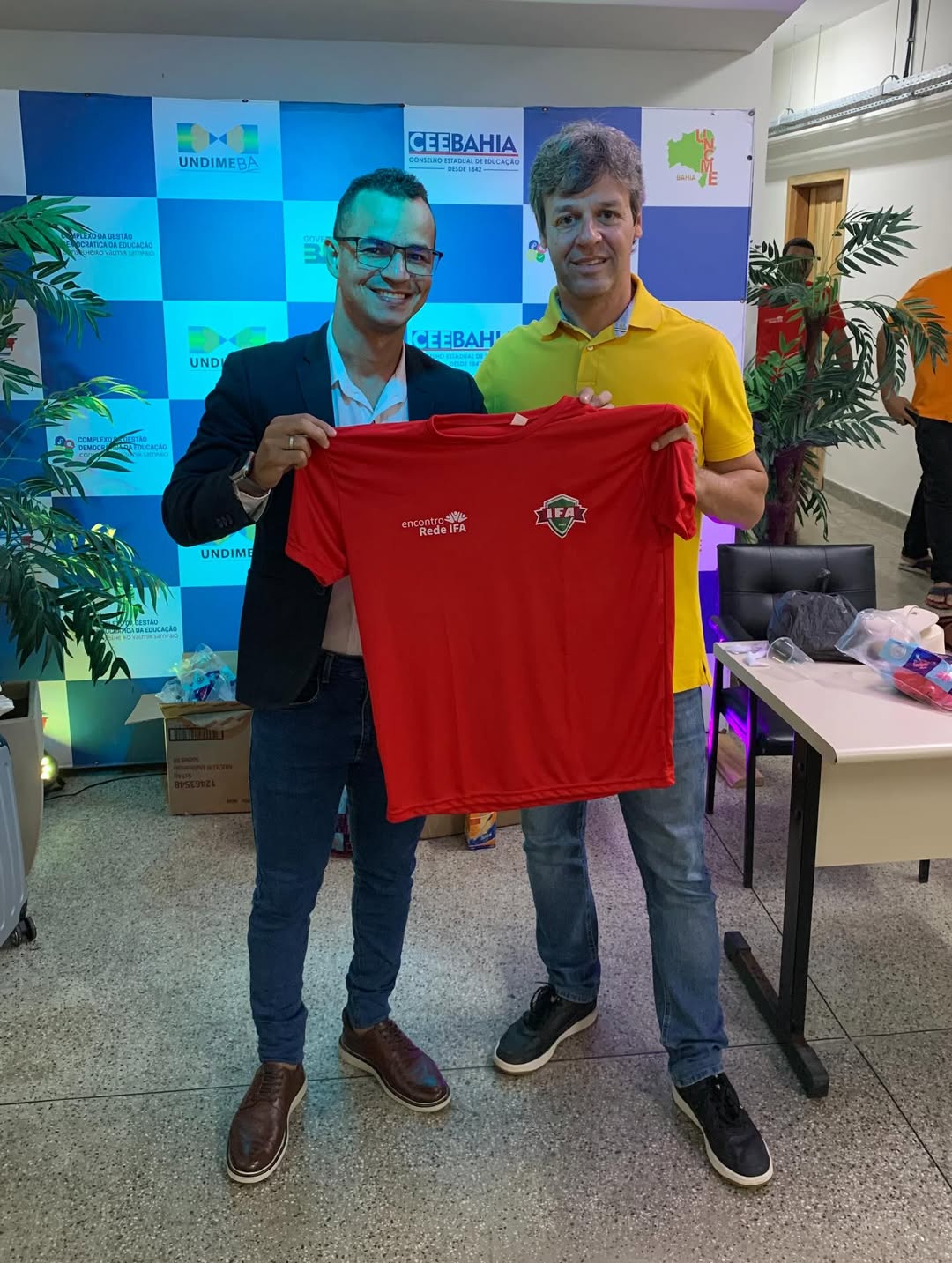 O município de Pedras de Fogo esteve presente no Encontro da Rede IFA, realizado em Salvador, capital da Bahia. O evento reuniu representantes dos estados da Bahia, Paraíba, Pernambuco e Sergipe, fortalecendo o (1).jpg