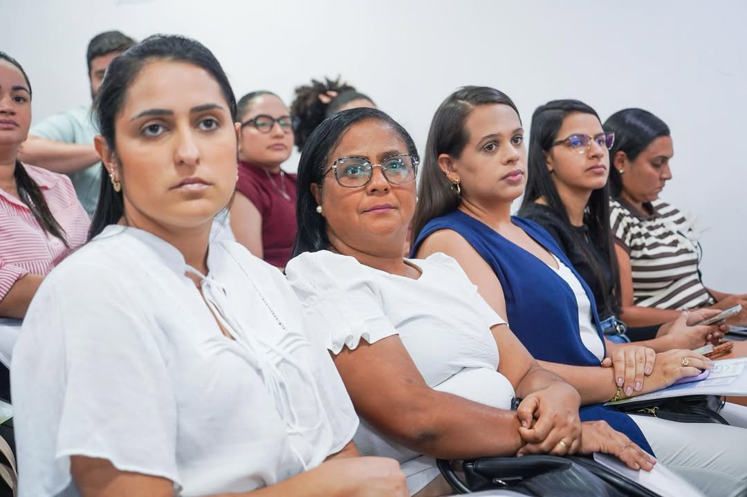 Cuidando da nossa gente com conhecimento.Ontem foi dia de capacitação em Pedras de Fogo. A Secre (3).jpg