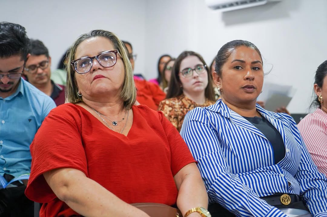 Cuidando da nossa gente com conhecimento.Ontem foi dia de capacitação em Pedras de Fogo. A Secre (5).jpg