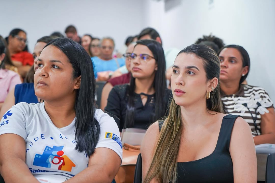 Cuidando da nossa gente com conhecimento.Ontem foi dia de capacitação em Pedras de Fogo. A Secre (6).jpg