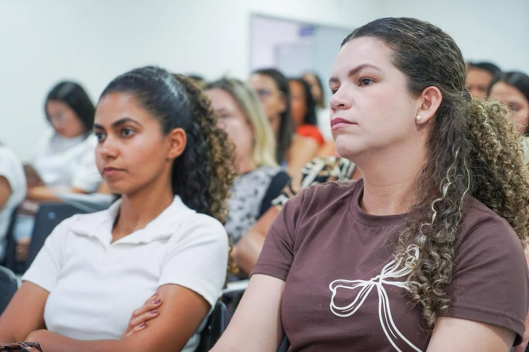Cuidando da nossa gente com conhecimento.Ontem foi dia de capacitação em Pedras de Fogo. A Secre (8).jpg
