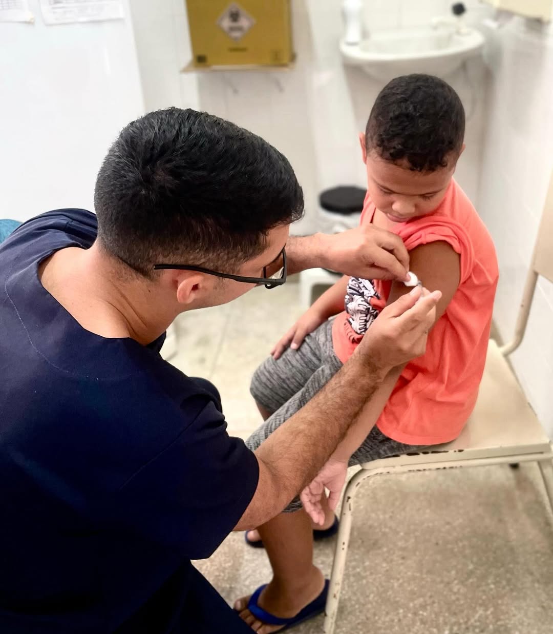Hoje foi o Dia D de Vacinação contra a Influenza. Todas as Unidades Básicas de Saúde de Pedras de Fogo estiveram mobilizadas para proteger nossa população contra a gripe.A vacina é a melhor forma de prevenir ca (1).jpg