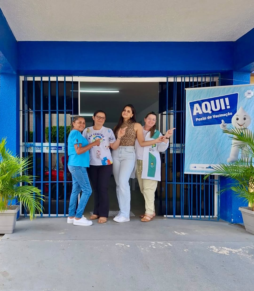 Hoje foi o Dia D de Vacinação contra a Influenza. Todas as Unidades Básicas de Saúde de Pedras de Fogo estiveram mobilizadas para proteger nossa população contra a gripe.A vacina é a melhor forma de prevenir casos .jpg